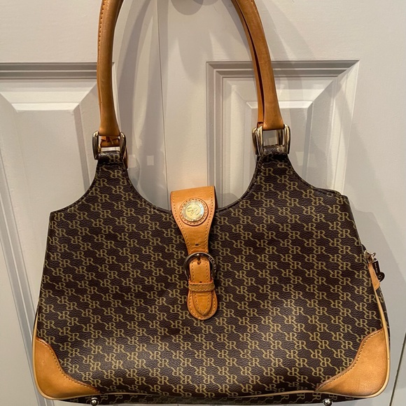 Rioni Satchel - Picture 1 of 9